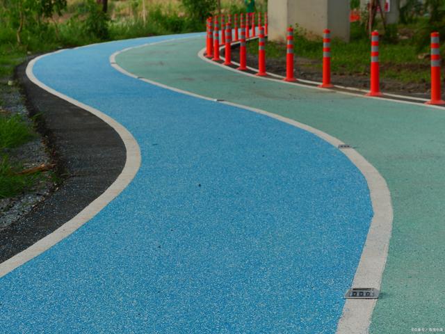 透水混凝土的优点和缺点:了解这种建筑材料的特点